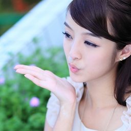 Bà Vũ Hoàng Yến