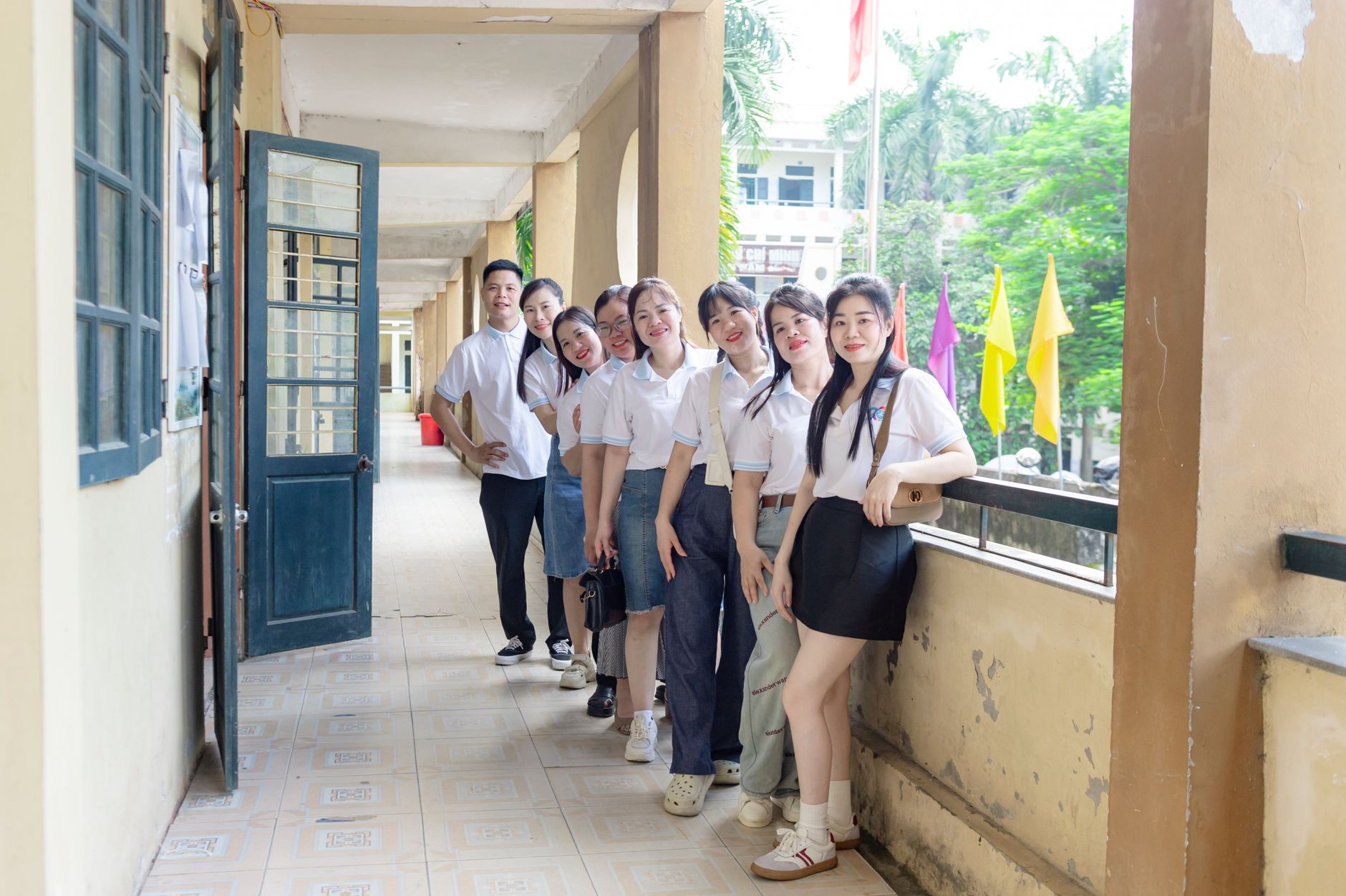 Case Study: Nhóm 5 Người Livestream - Từ Vô Danh Đến Nổi Tiếng