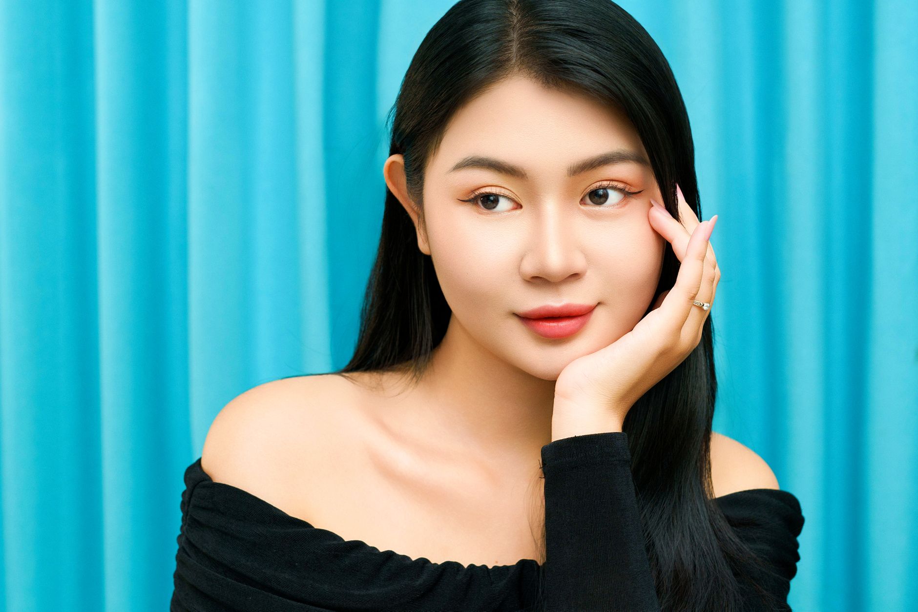 Chăm Sóc Da Mặt Cho Idol Thường Xuyên Trang Điểm - Bí Quyết Trẻ Mãi