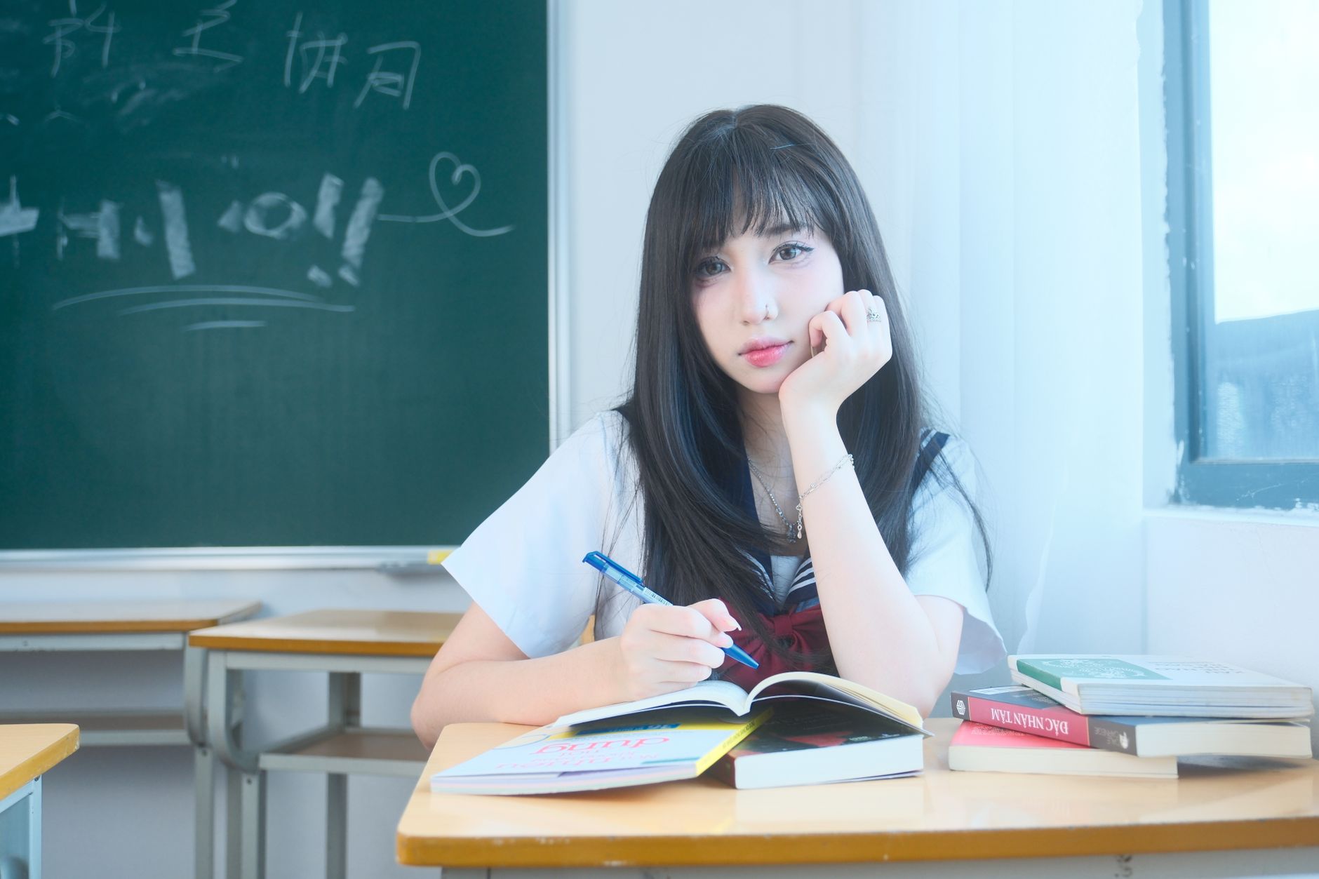 Idol Sinh Viên: Cân Bằng Học Tập Và Livestream