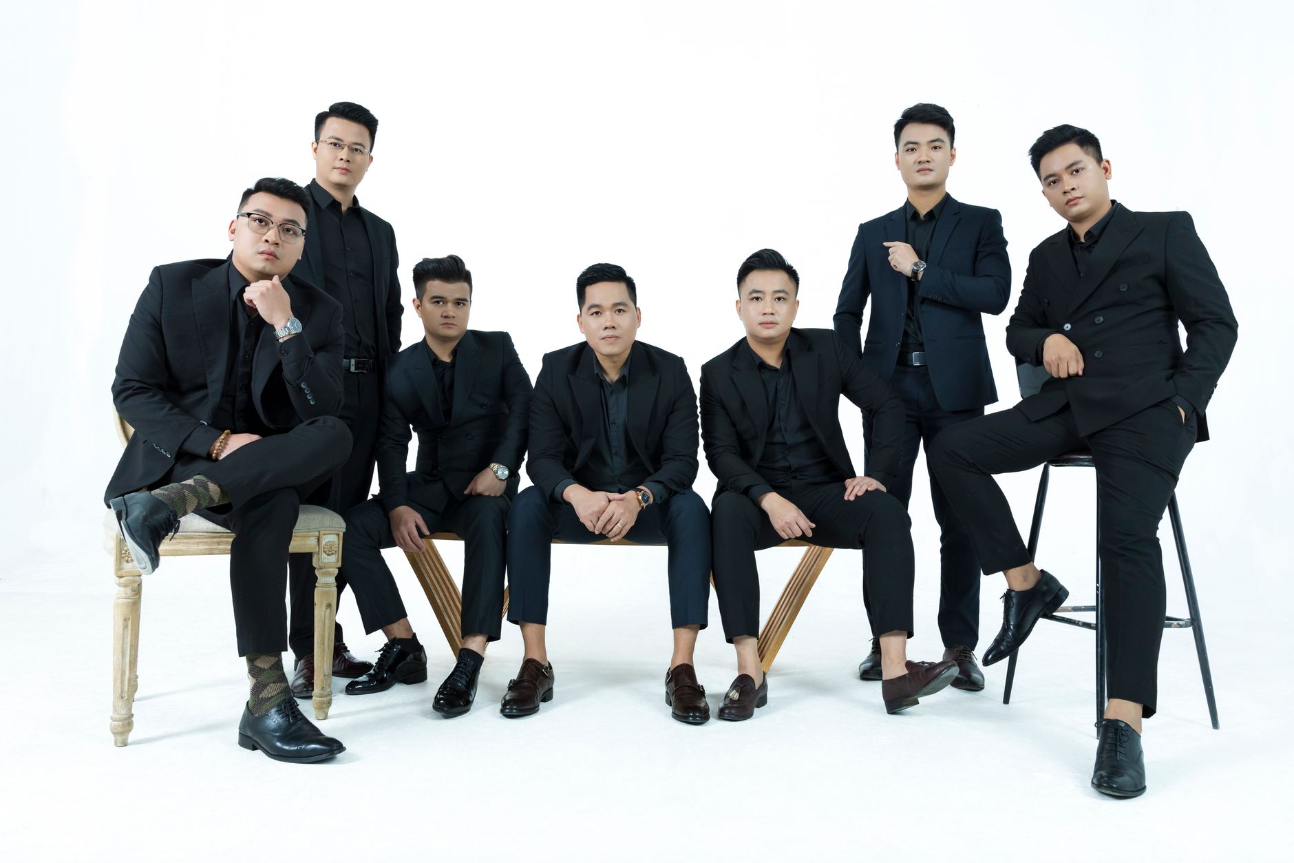 So sánh: Idol tự do vs Idol thuộc agency