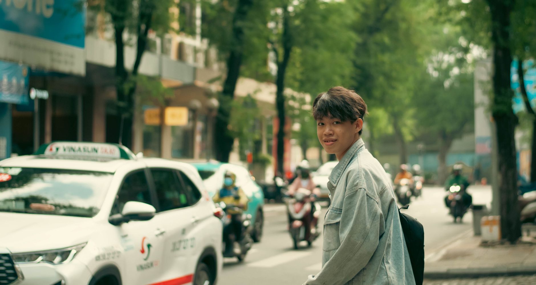 Làm idol công nhân trên TikTok - Hướng dẫn chi tiết 2025