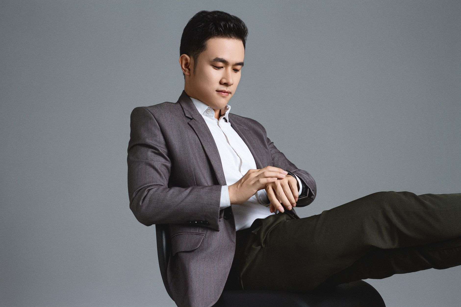 Làm idol ngườ trung niên trên TikTok - Hướng dẫn chi tiết 2025