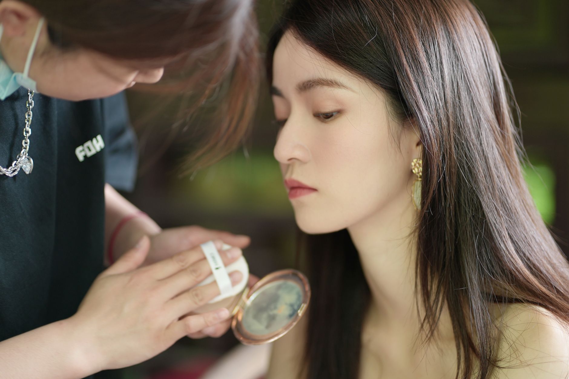 Nghệ Thuật Trang Điểm Trước Camera Cho Idol