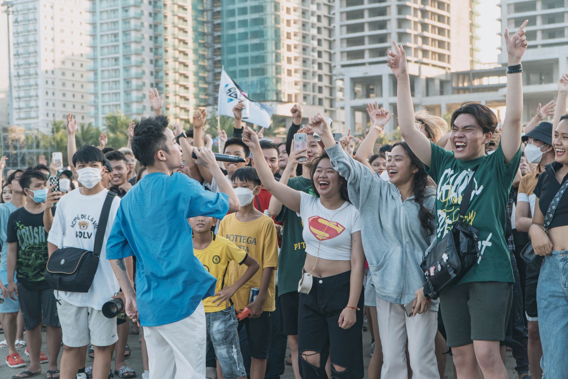 Xử Lý Khéo Léo Khi Bị Fan Hỏi Câu Hỏi Khó Trên Live